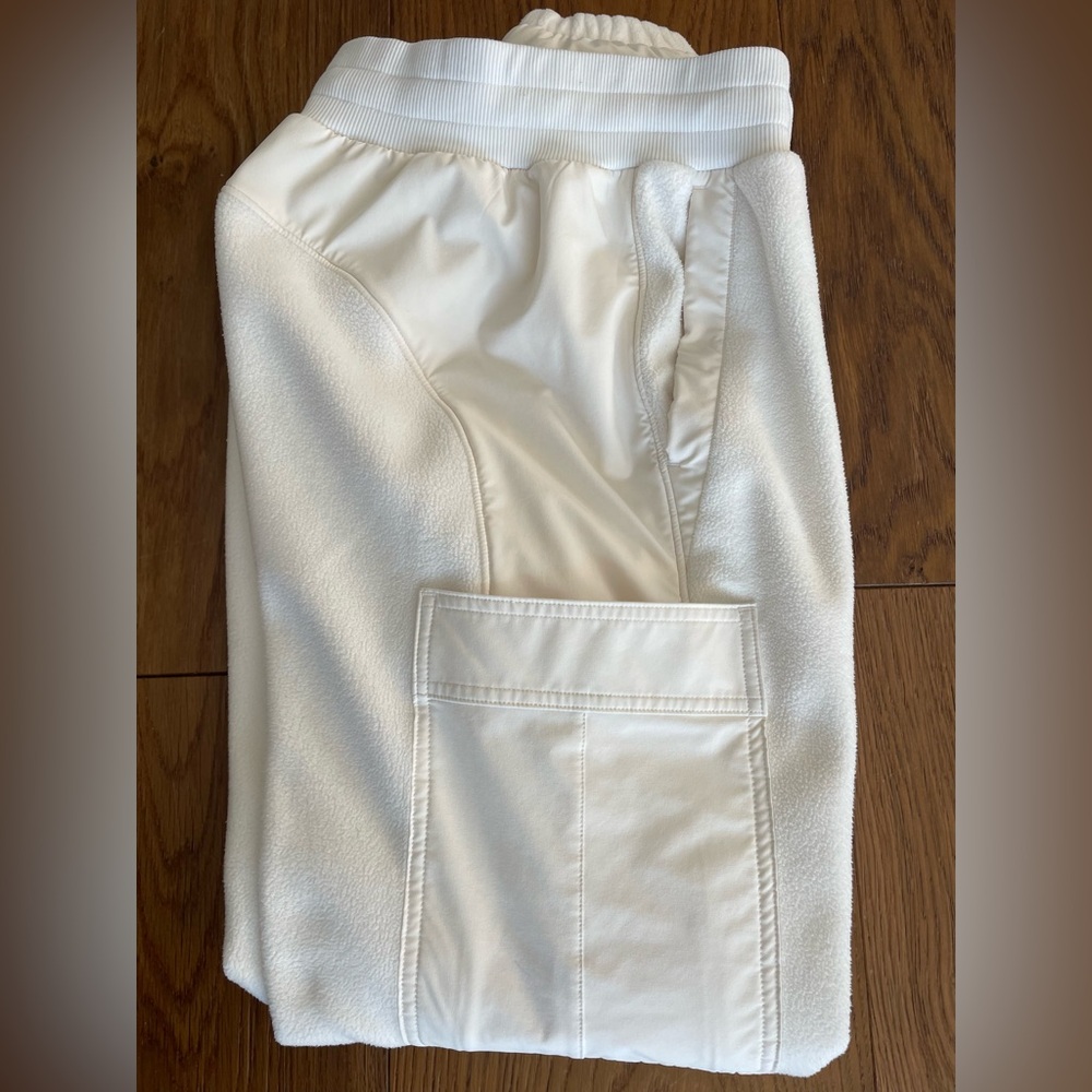 ALO Yoga Polar Fleece Winter Mix Pant - Picture 3 of 11